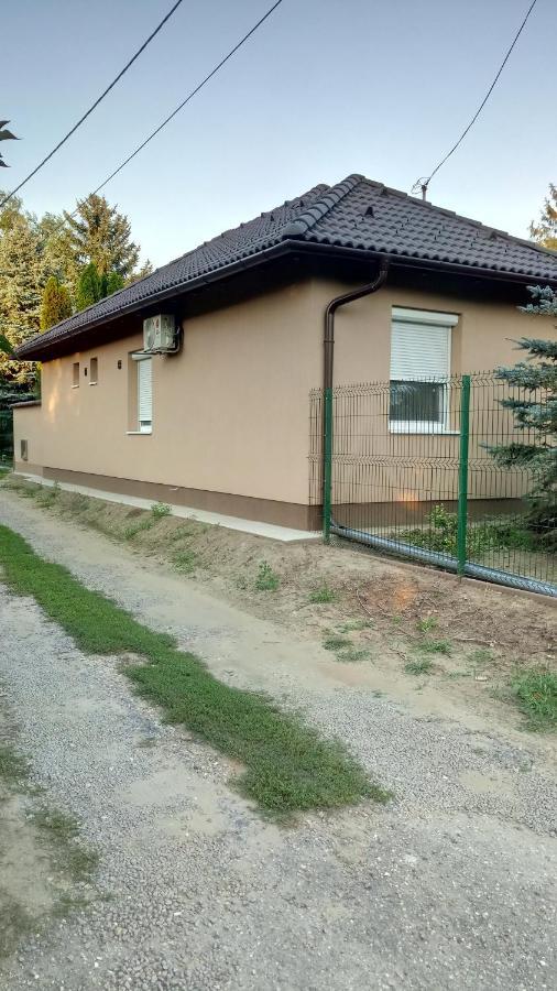 Golden Apartman Орошхаза Экстерьер фото